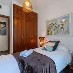 Con Parking El Patio De La Muralla *