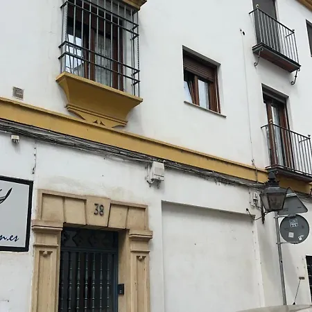 El Patio De La Muralla