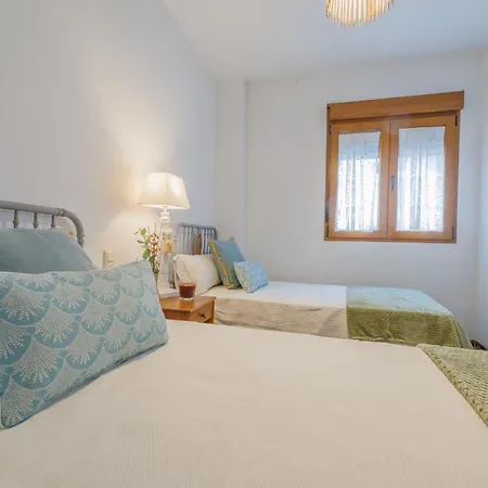 Con Parking El Patio De La Muralla דירה