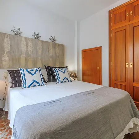 Con Parking El Patio De La Muralla Апартаменты *