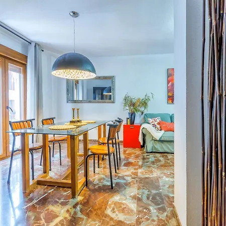 Con Parking El Patio De La Muralla *