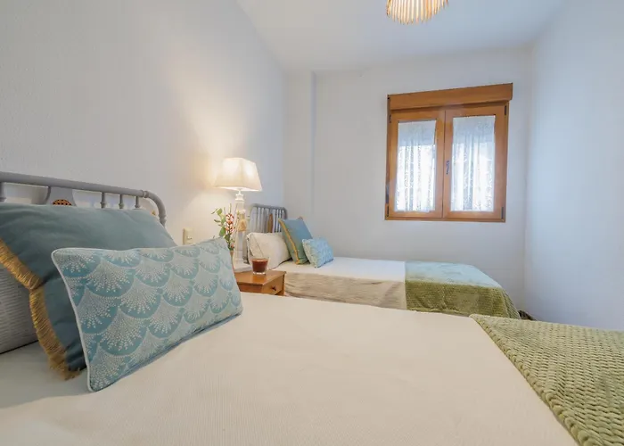 Con Parking El Patio De La Muralla דירה