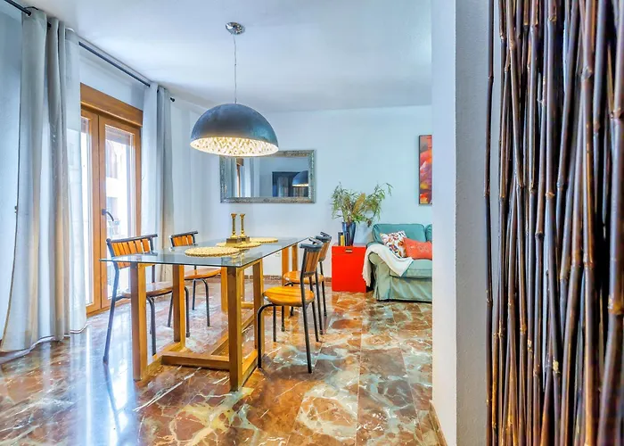 Con Parking El Patio De La Muralla *