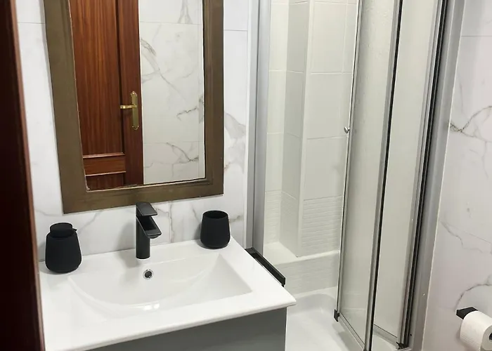 Con Parking El Patio De La Muralla דירה *