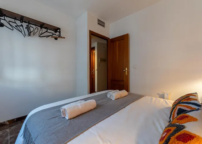 Con Parking El Patio De La Muralla Apartment *