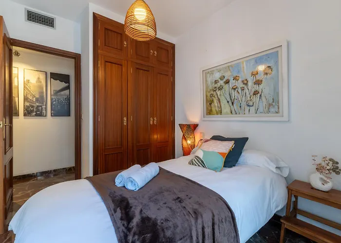 Con Parking El Patio De La Muralla *