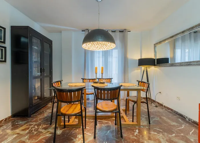 Con Parking El Patio De La Muralla Apartment *