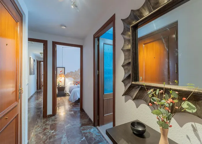 Con Parking El Patio De La Muralla