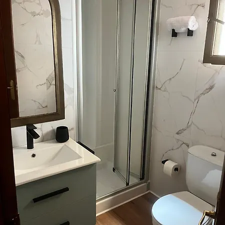 Con Parking El Patio De La Muralla *