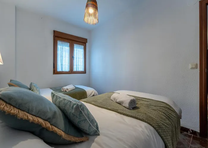 Con Parking El Patio De La Muralla