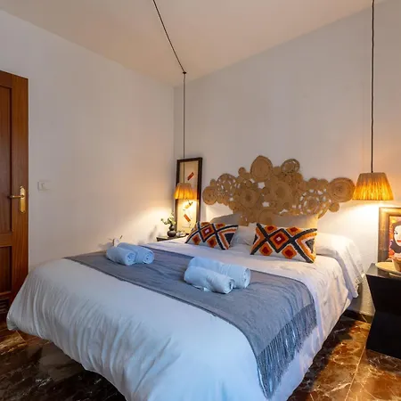 Con Parking El Patio De La Muralla *