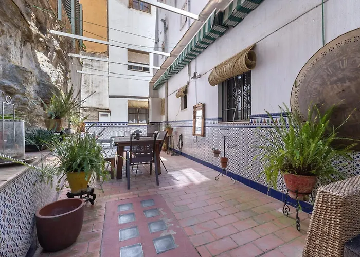 Con Parking El Patio De La Muralla * 코르도바